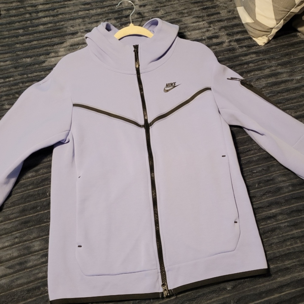 Men’s Nike Tech, Size Small